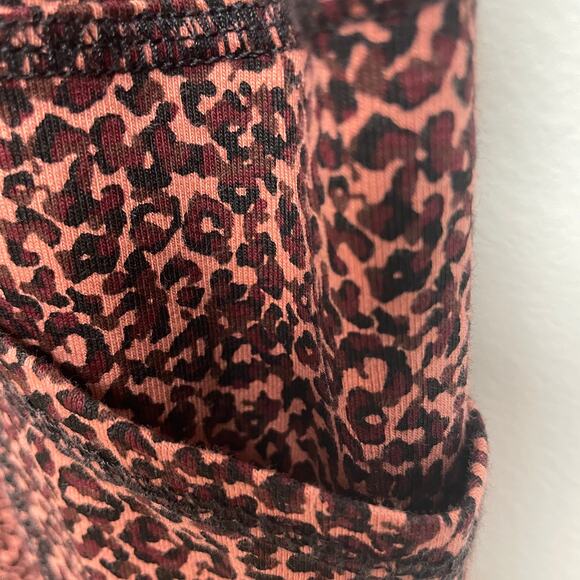 Chico’s Zenergy Women's 2P Brown Leopard Print Side Pockets Athleisure Leggings - Picture 5 of 6
